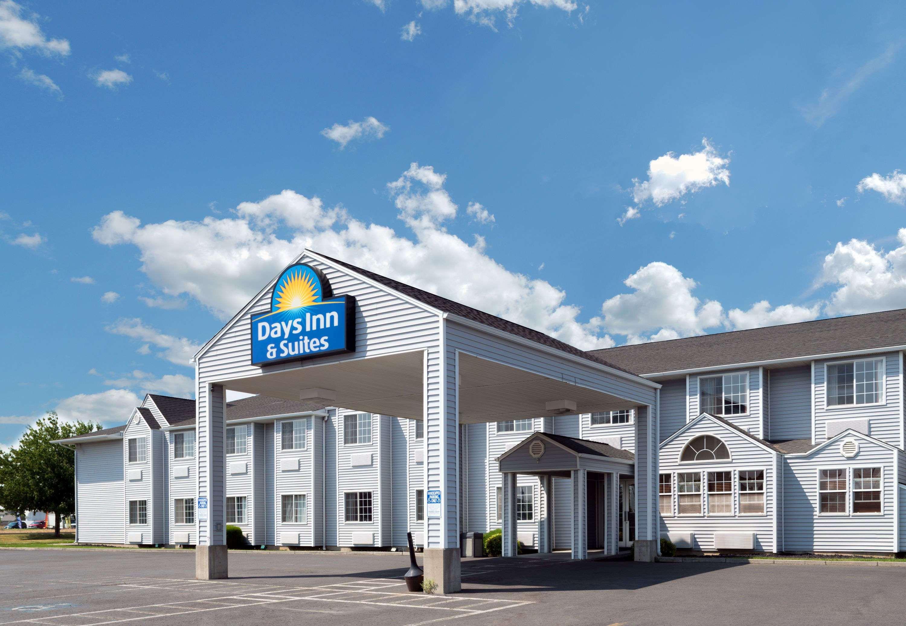 Days Inn & Suites By Wyndham Spokane Airport Airway Heights Eksteriør billede