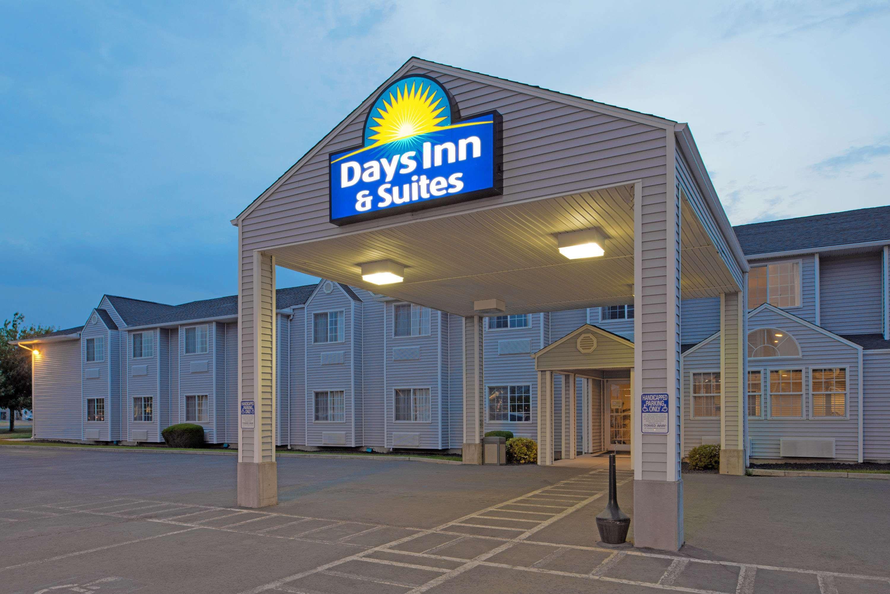 Days Inn & Suites By Wyndham Spokane Airport Airway Heights Eksteriør billede